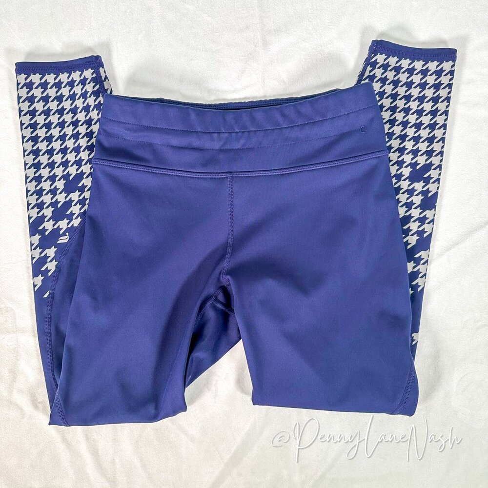 Fabletics Cross Back Sports Bra & Ultracool Reflective Legging Set - Picture 6 of 9